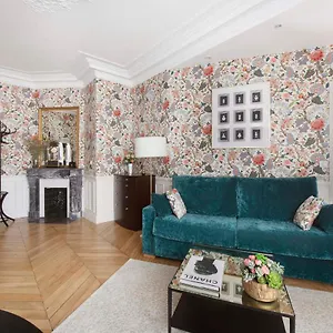 https://le-beau-marais-luxury-apartments-air-cond-lift.fr-paris.fr